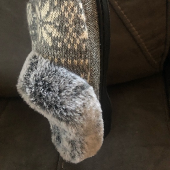 Slippers - Picture 3 of 3